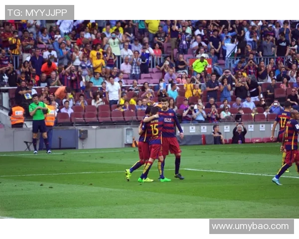 紫色球衣下的足球传奇明星们展现激情与梦想的精彩瞬间 紫色球衣下的足球传奇明星们展现激情与梦想的精彩瞬间