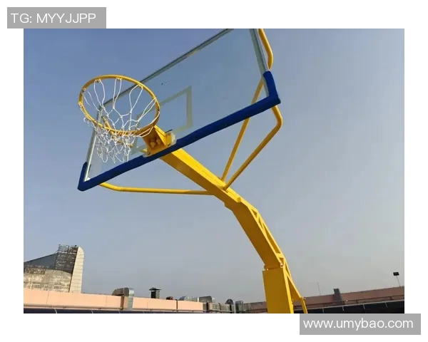 篮球明星在篮球架上尽情舞动展现运动与艺术的完美结合 篮球明星在篮球架上尽情舞动展现运动与艺术的完美结合